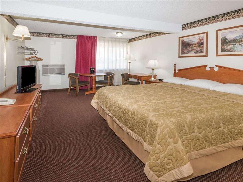 Hotel Super 8 By Wyndham Laramie Exterior foto